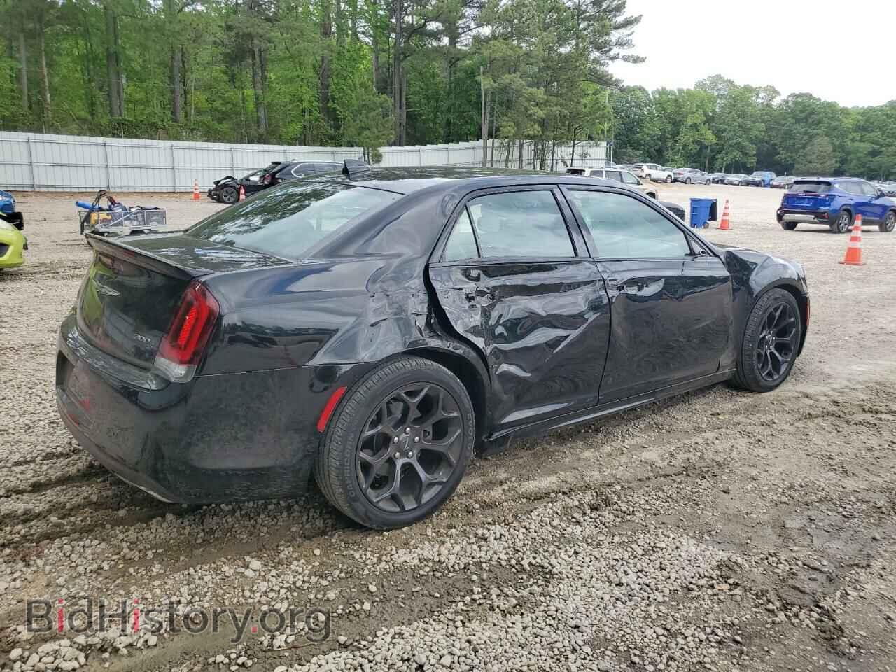 2019 CHRYSLER 300 - VIN: 2C3CCABT8KH704886 - Фото 3
