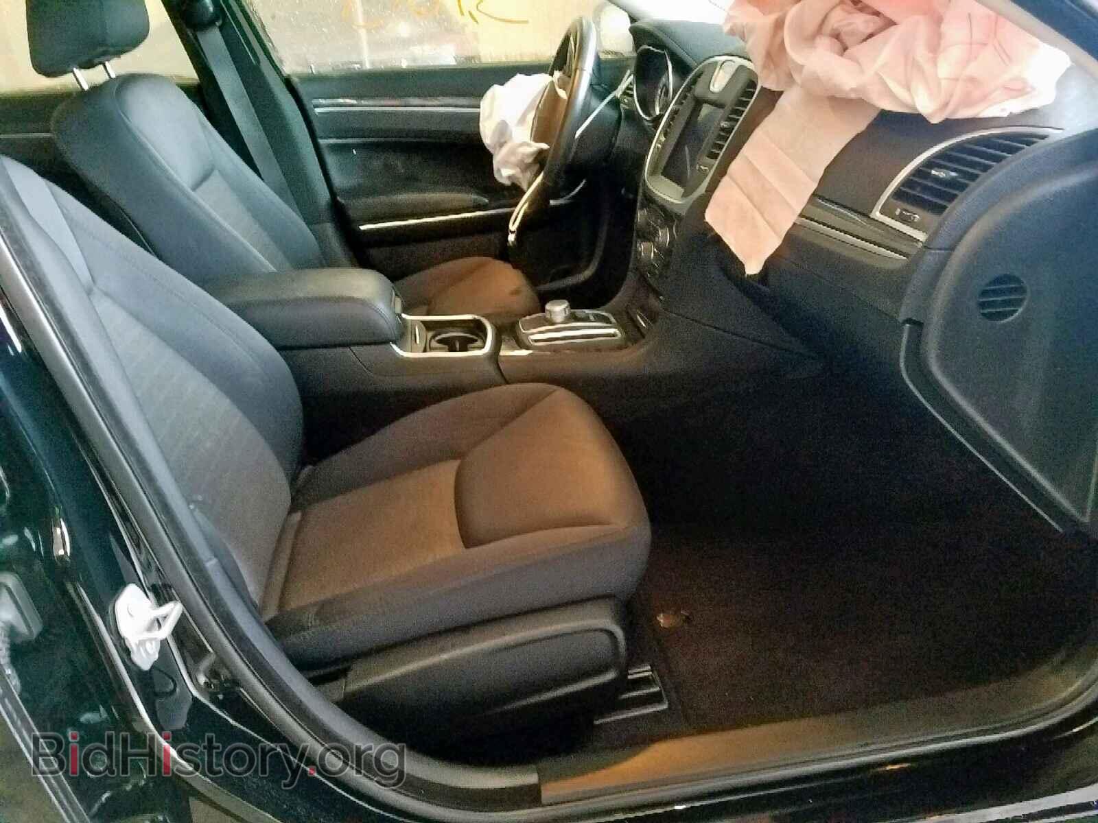 2019 CHRYSLER 300 - VIN: 2C3CCAAG9KH612352 - Фото 5