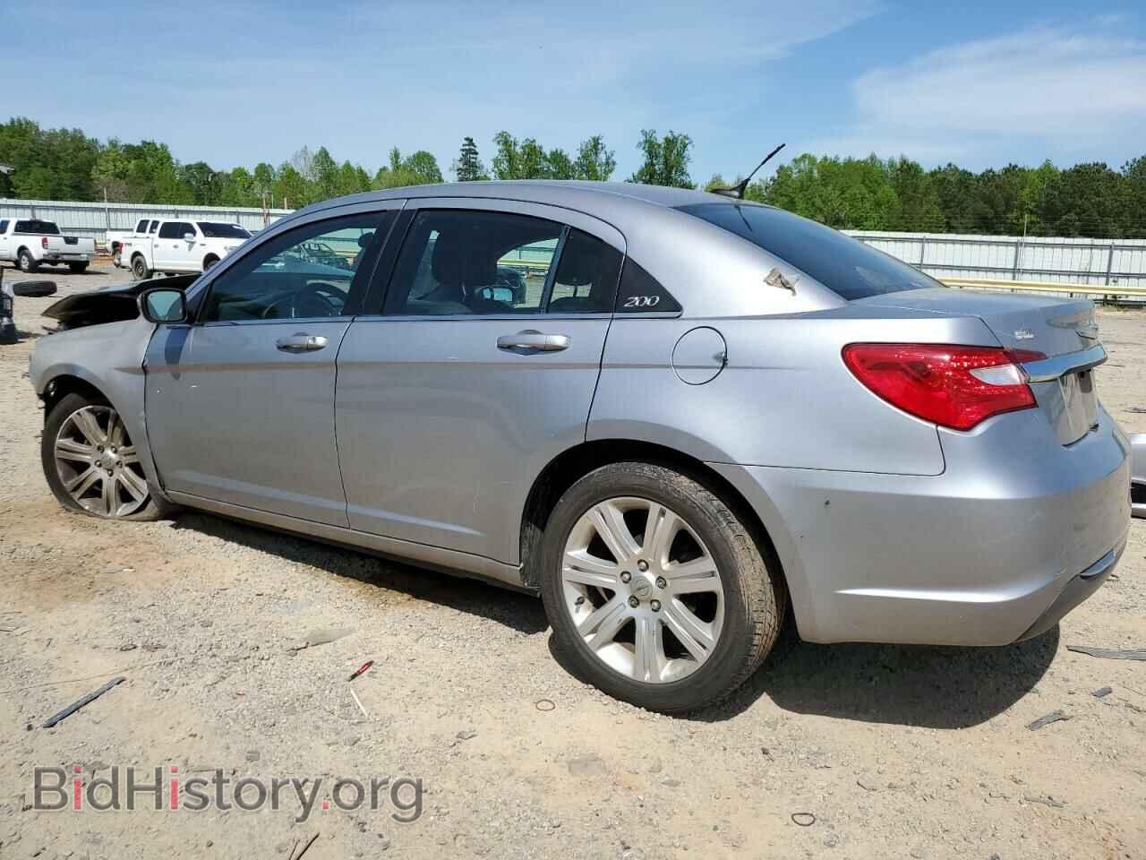 2013 CHRYSLER 200 - VIN: 1C3CCBAB8DN697981 - Фото 2