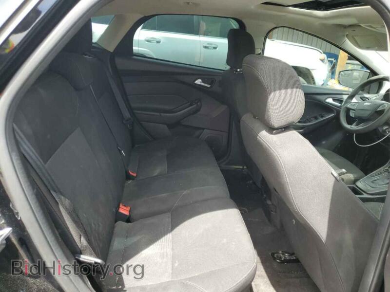 2017 Ford FOCUS (VIN 1FADP3M23HL271130) — photo 10 of 13