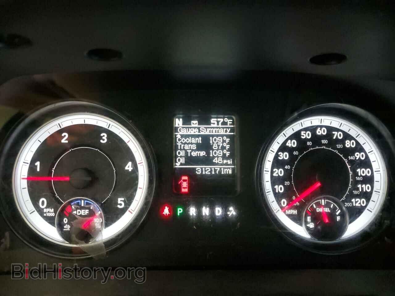 2015 RAM All Models - VIN: 3C6UR5CL1FG524912 - Photo 9