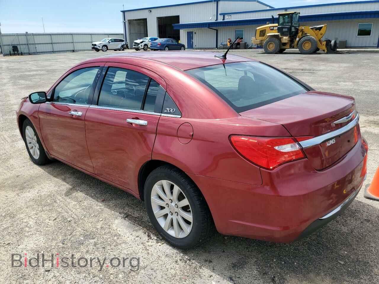 2013 CHRYSLER 200 - VIN: 1C3CCBCG2DN701483 - Фото 2