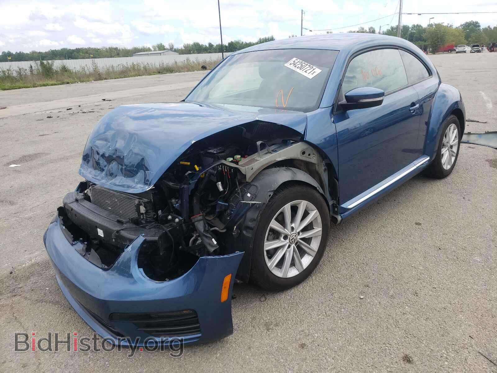 2018 VOLKSWAGEN BEETLE - VIN: 3VWFD7AT9JM701132 - Фото 2