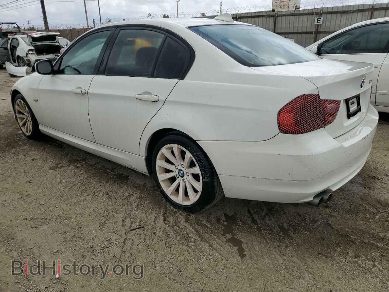 2011 BMW 3 SERIES - VIN: WBAPH5C52BA441196 - Фото 2