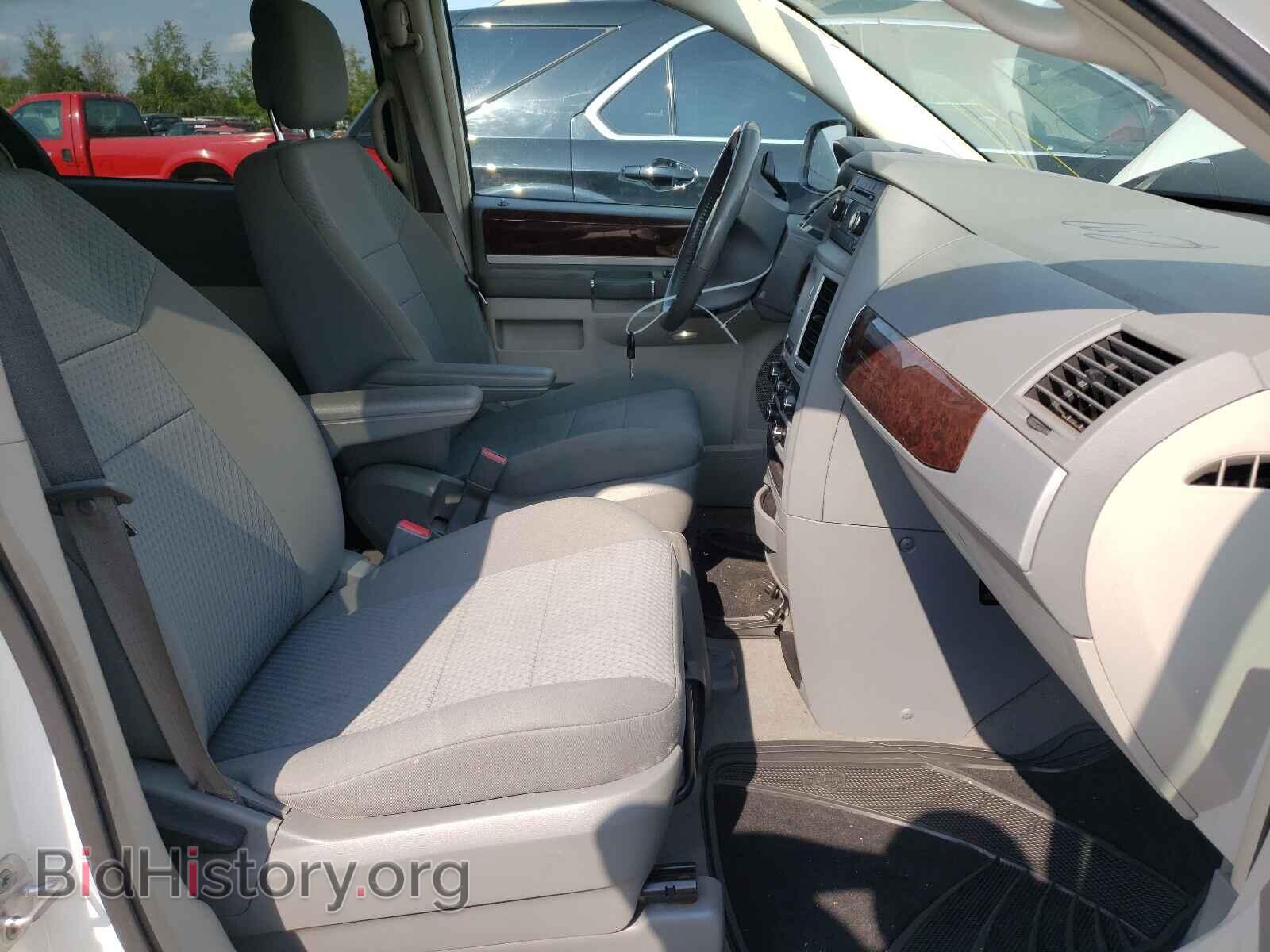 2010 CHRYSLER MINIVAN - VIN: 2A4RR5D15AR413014 - Photo 5
