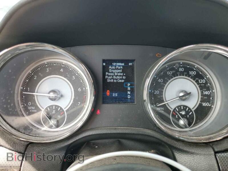2013 Chrysler 300 (VIN 2C3CCAGG9DH693556) — photo 9 of 12