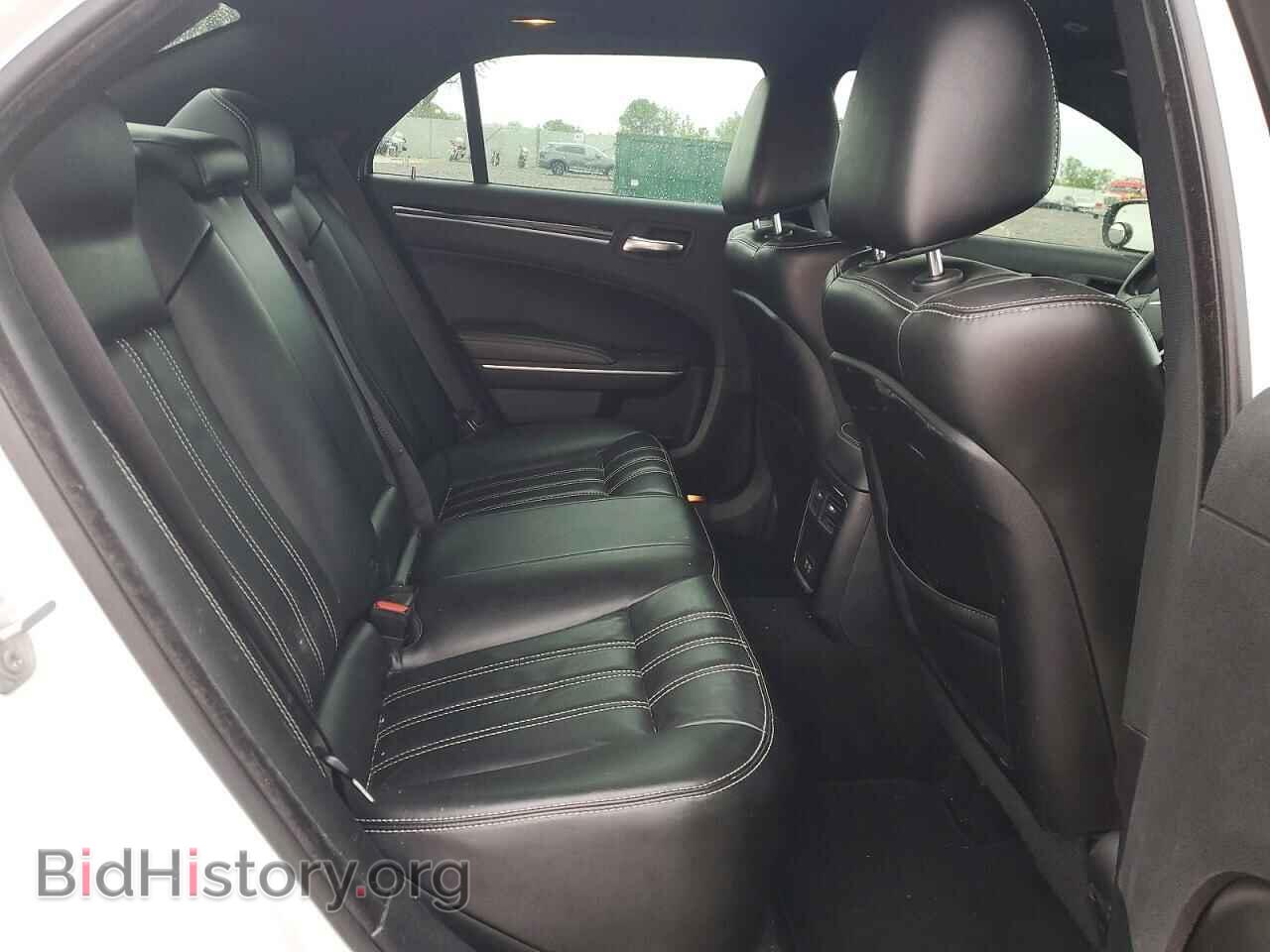 2019 CHRYSLER 300 - VIN: 2C3CCAGG8KH648542 - Фото 10