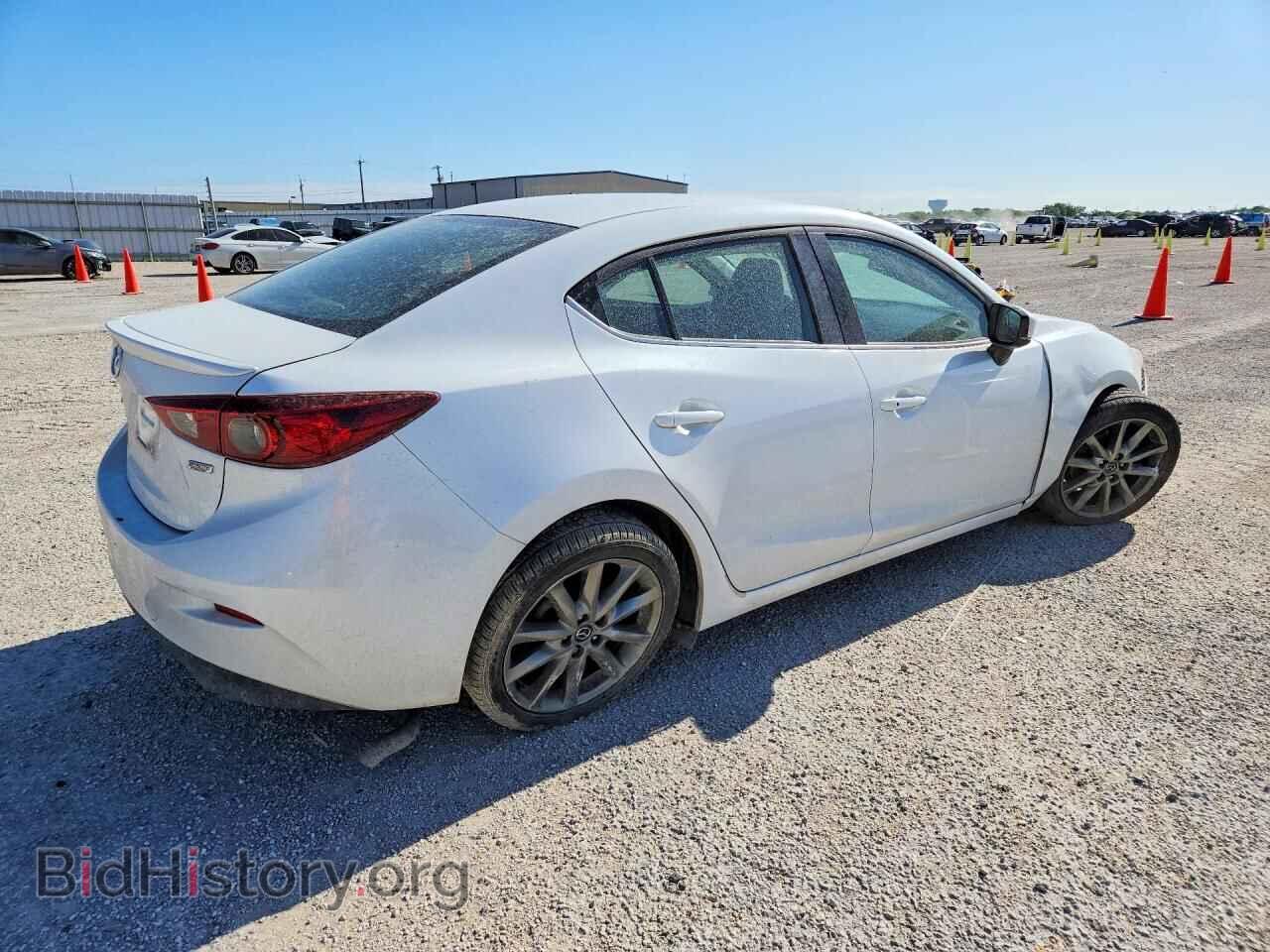 2018 MAZDA 3 - VIN: 3MZBN1V39JM203063 - Фото 3