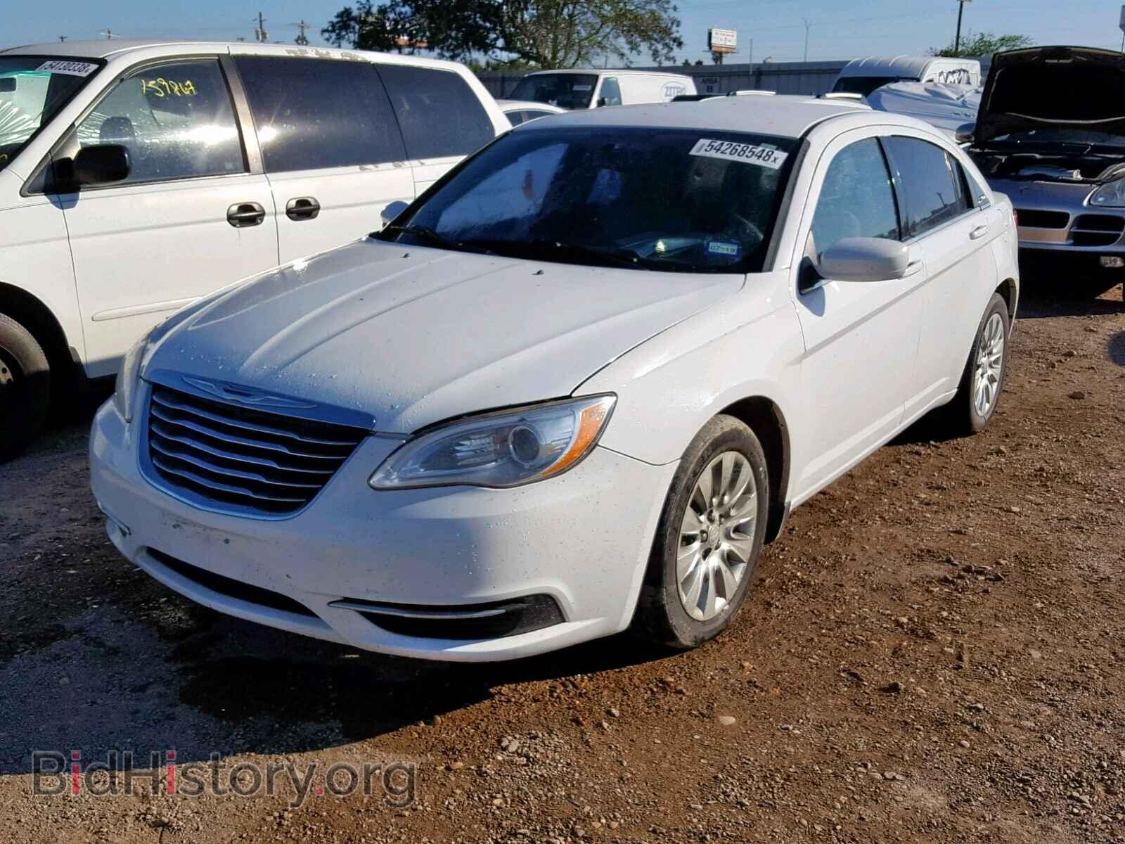 2011 CHRYSLER 200 - VIN: 1C3BC4FG6BN605761 - Фото 2