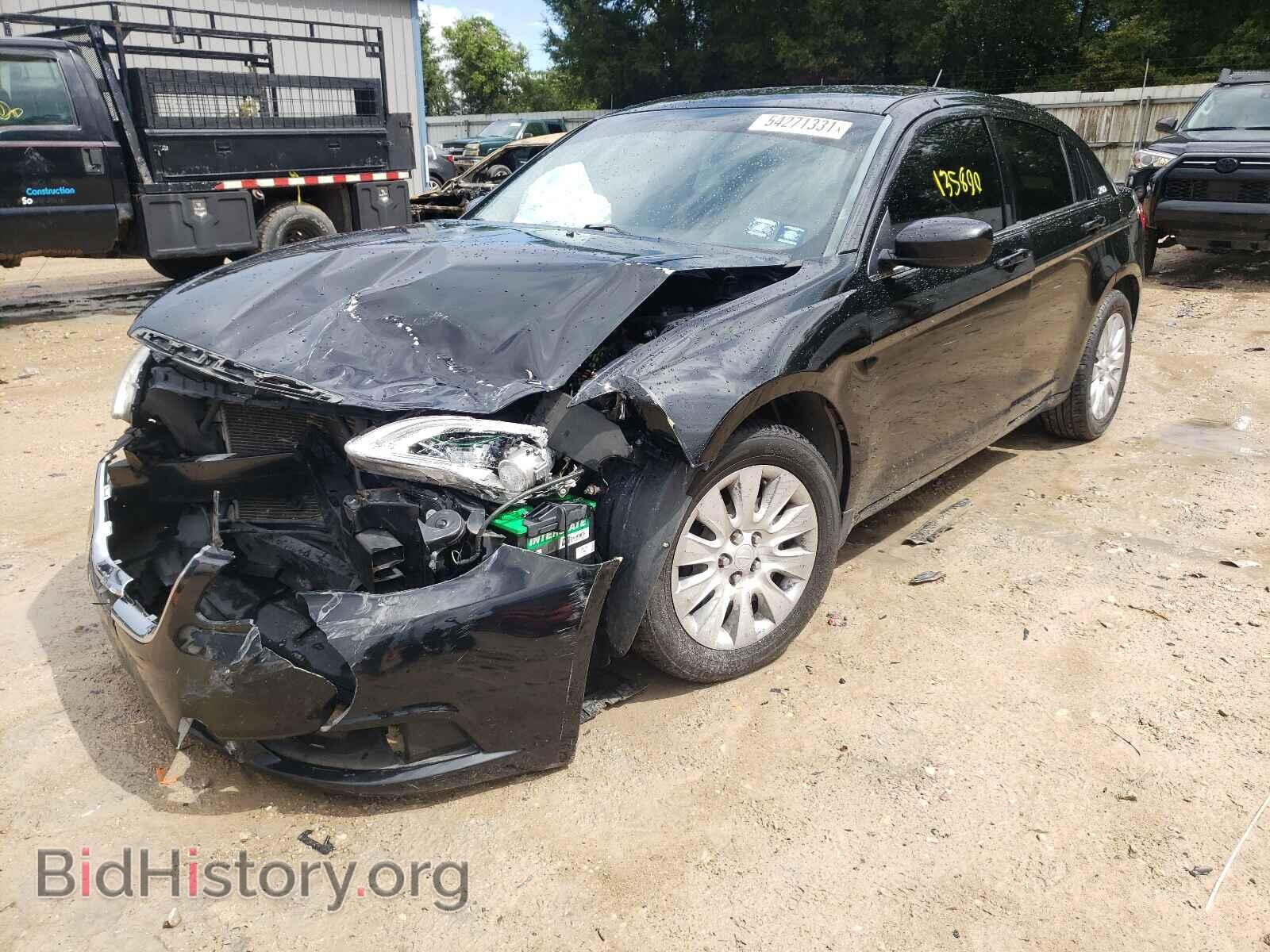 2013 CHRYSLER 200 - VIN: 1C3CCBAB3DN676911 - Фото 2