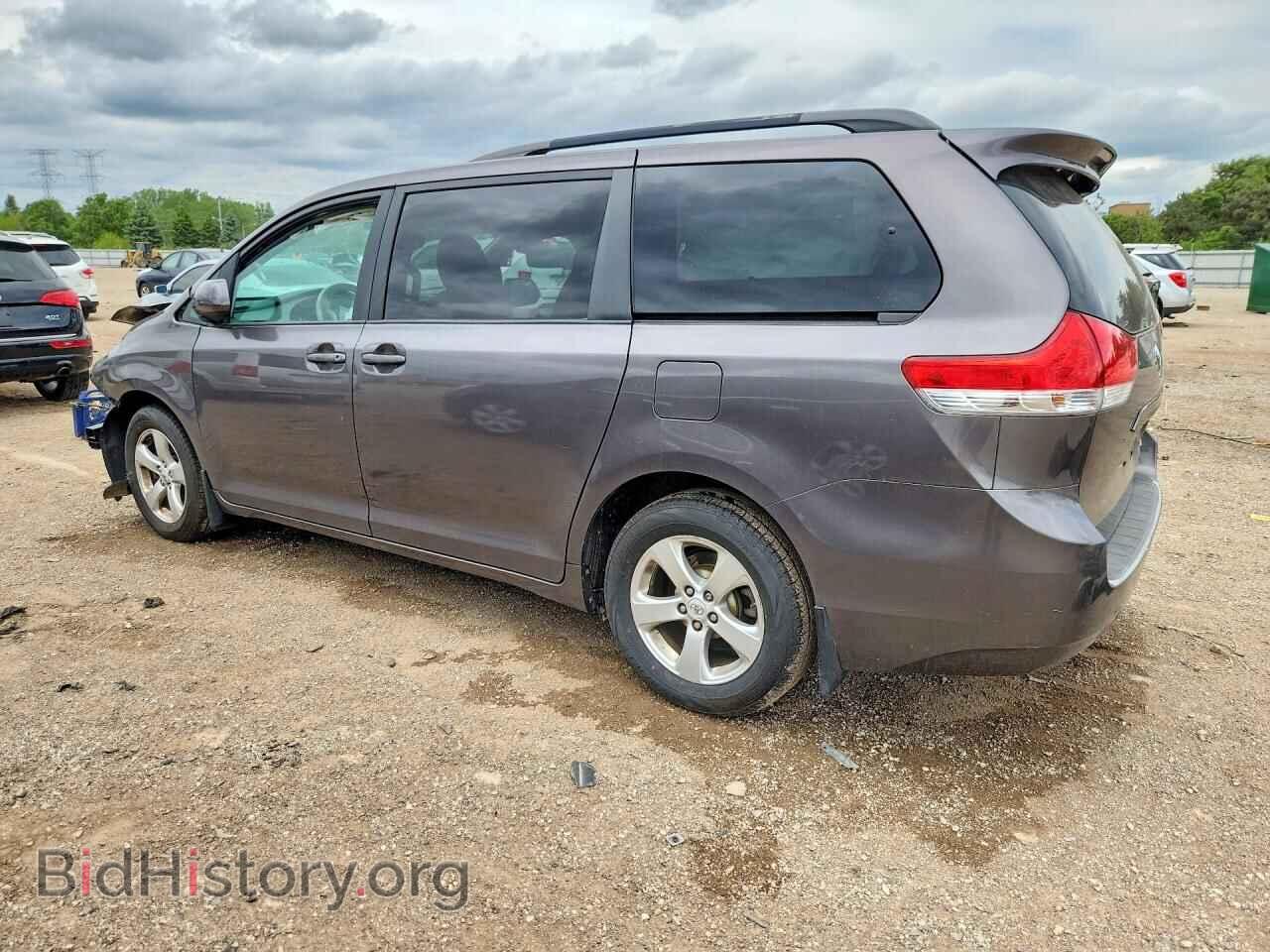 2012 TOYOTA SIENNA - VIN: 5TDKK3DC2CS257199 - Фото 2