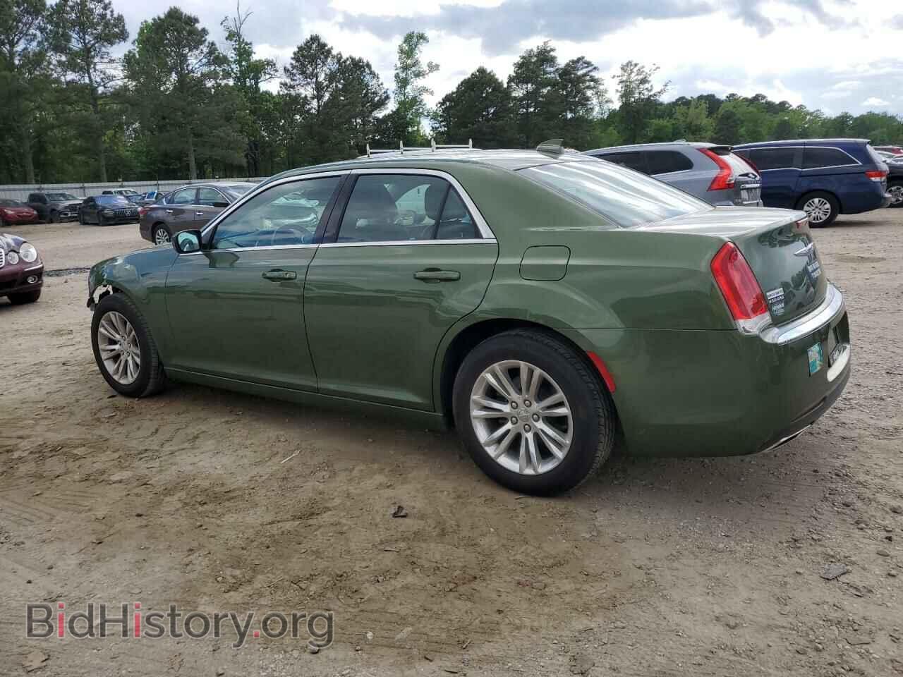 2018 CHRYSLER 300 - VIN: 2C3CCAAG1JH314120 - Фото 2