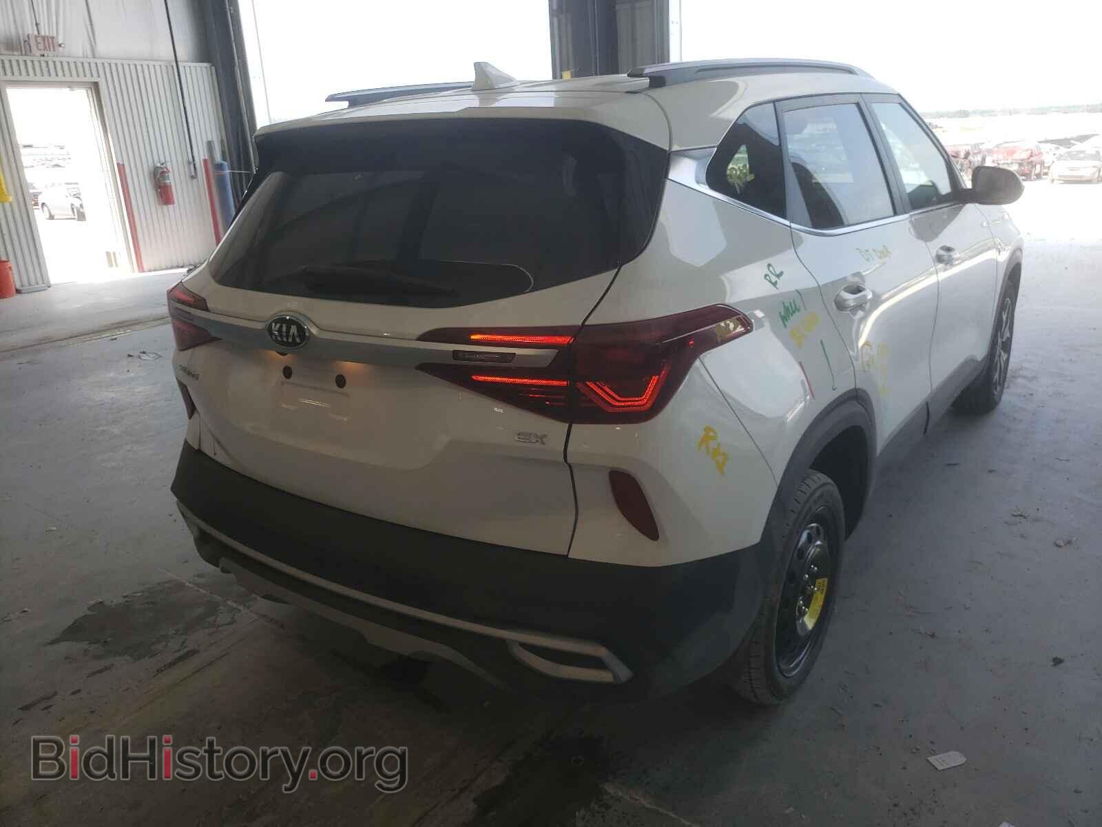 2021 KIA SELTOS - VIN: KNDERCAA2M7138141 - Фото 4