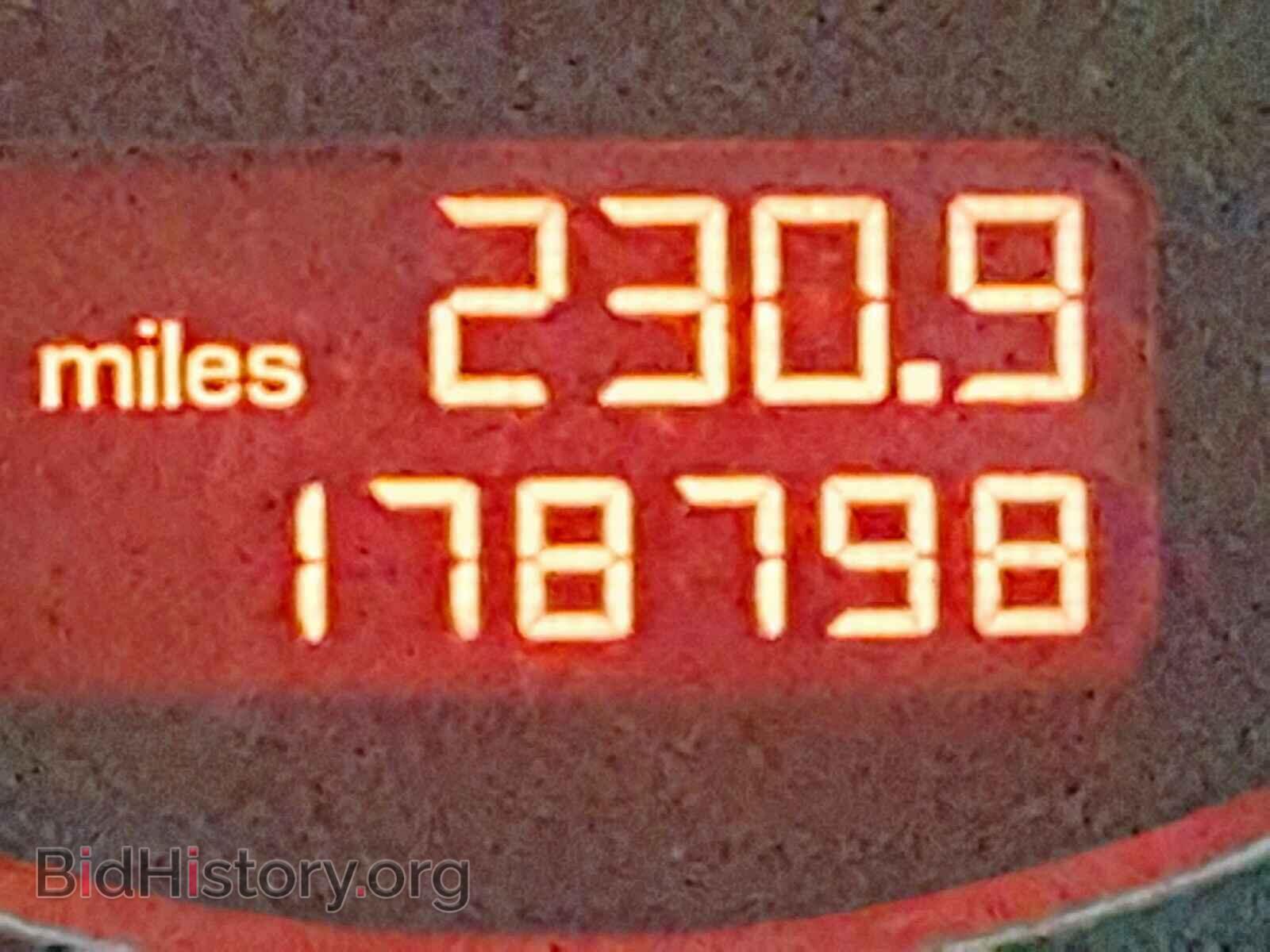 2005 AUDI A4 - VIN: WAULC68E05A067235 - Фото 8