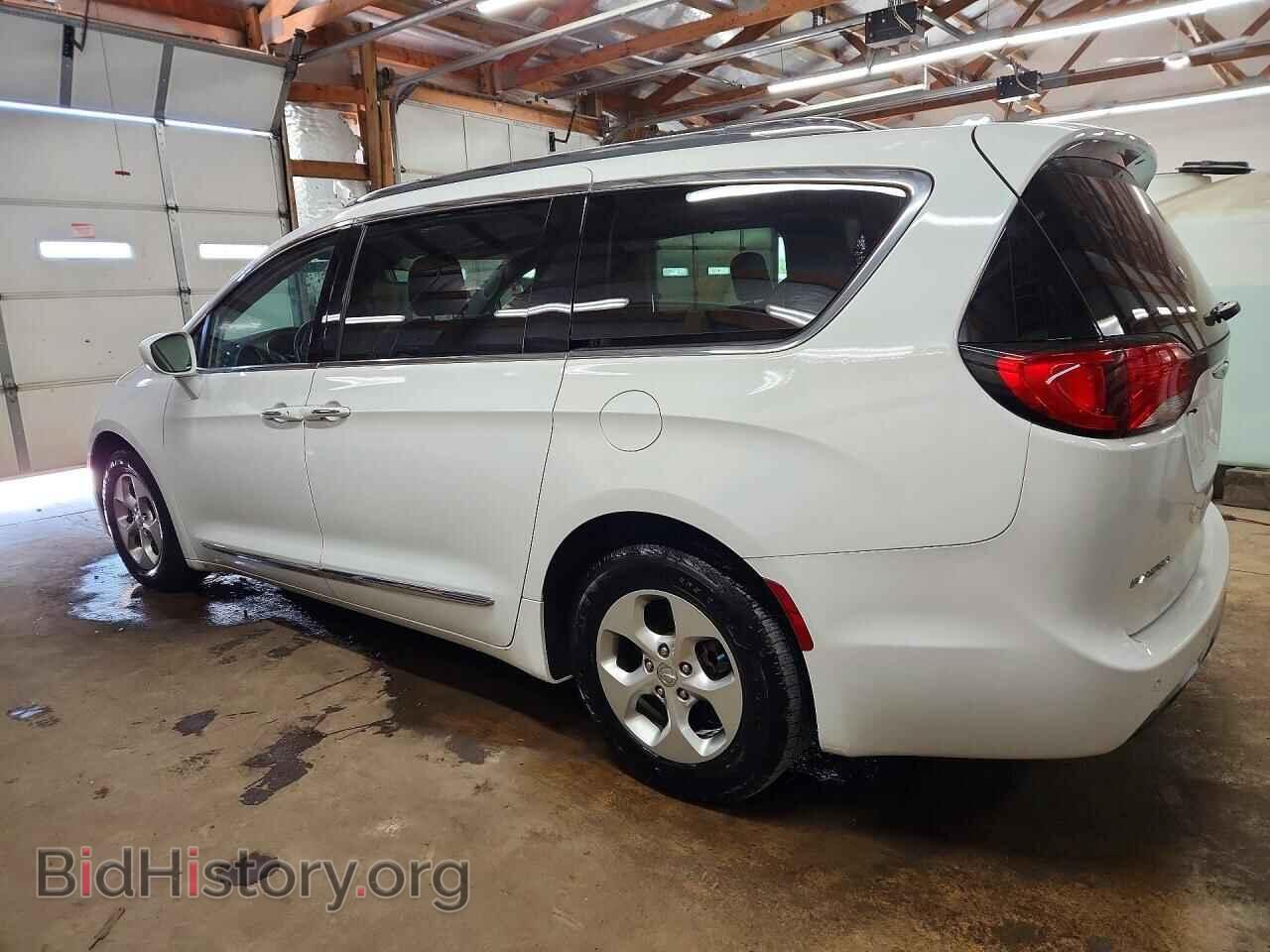 2017 CHRYSLER PACIFICA - VIN: 2C4RC1EG1HR644120 - Photo 2