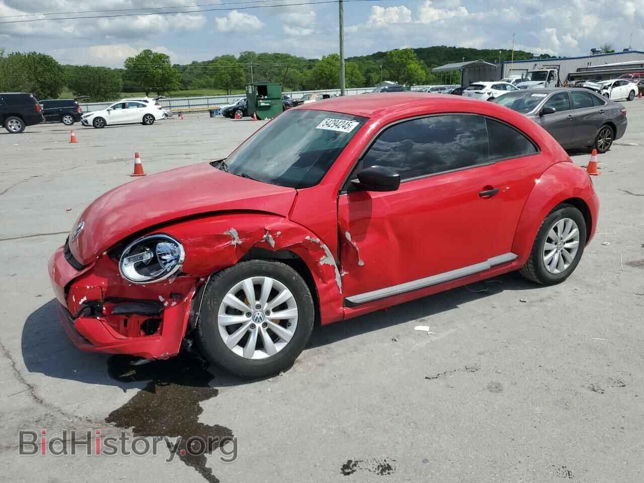 Photo 3VWF17AT7HM627079 - VOLKSWAGEN BEETLE 2017