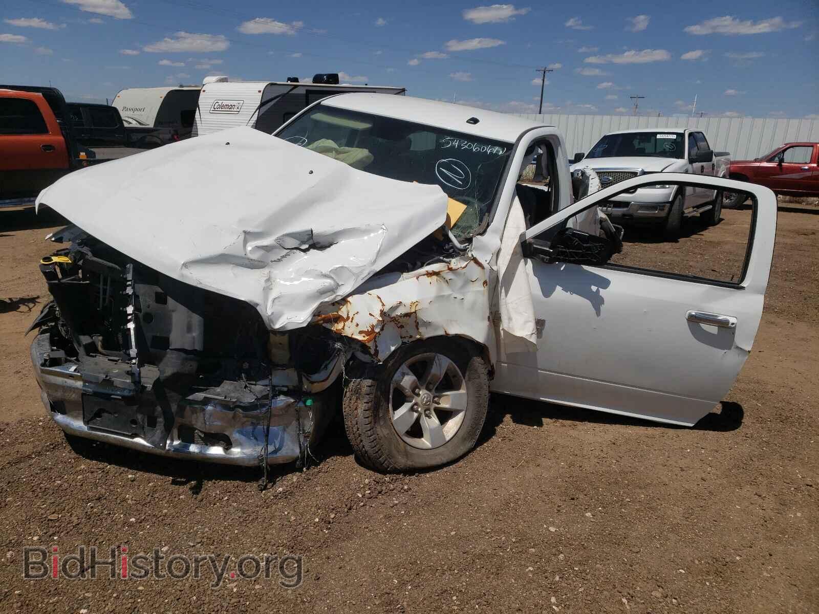 2014 RAM 1500 - VIN: 3C6JR7ETXEG132182 - Фото 2