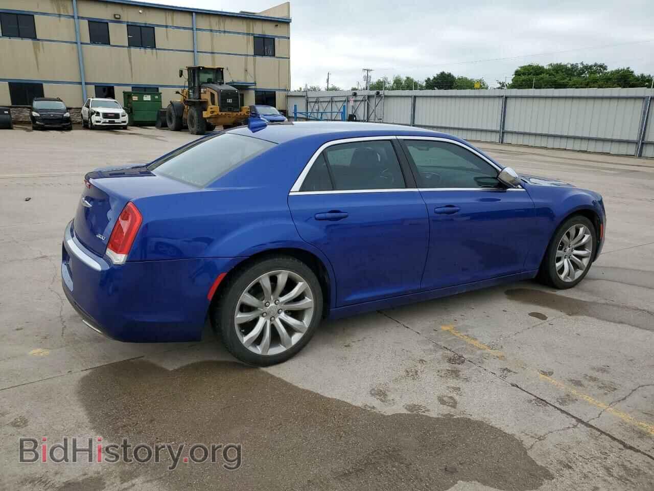 2018 CHRYSLER 300 - VIN: 2C3CCAAG4JH275121 - Фото 3