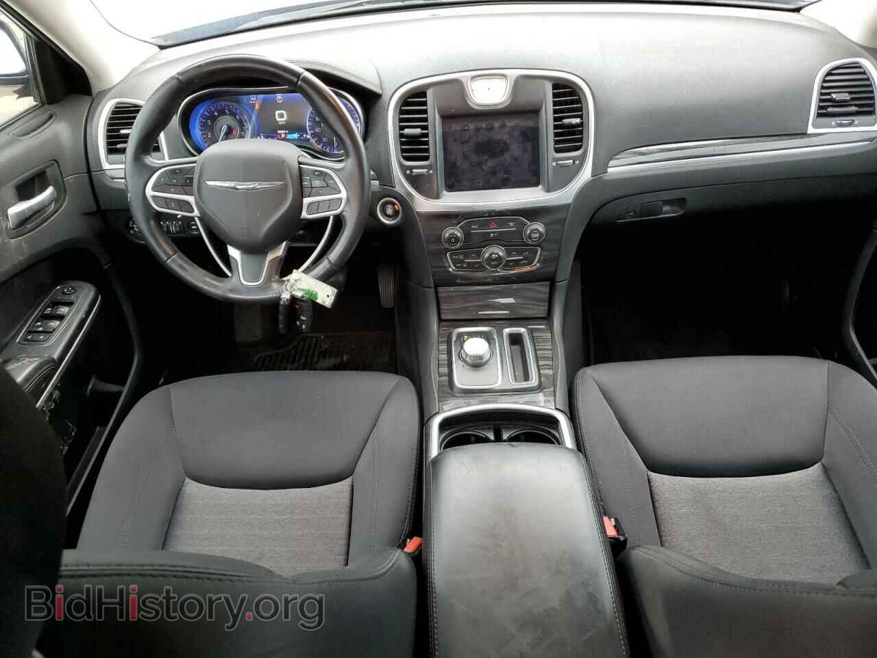 2018 CHRYSLER 300 - VIN: 2C3CCAAG4JH275121 - Фото 8