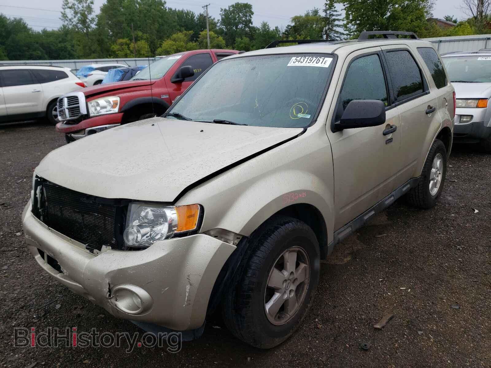 2011 FORD ESCAPE - VIN: 1FMCU0D70BKB77868 - Фото 2