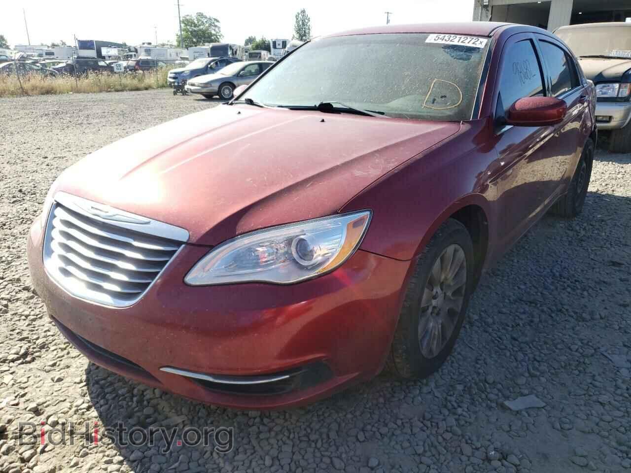 2013 CHRYSLER 200 - VIN: 1C3CCBAG2DN767681 - Фото 2