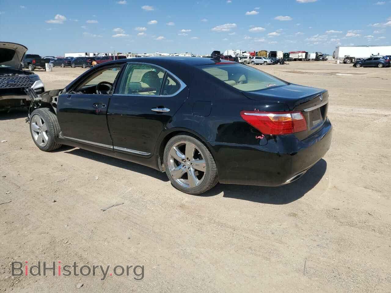 2012 LEXUS LS460 - VIN: JTHBL5EF1C5110426 - Photo 2