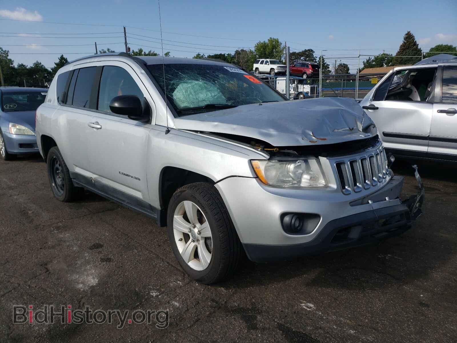 Photo 1J4NF1FB8BD154299 - JEEP COMPASS 2011