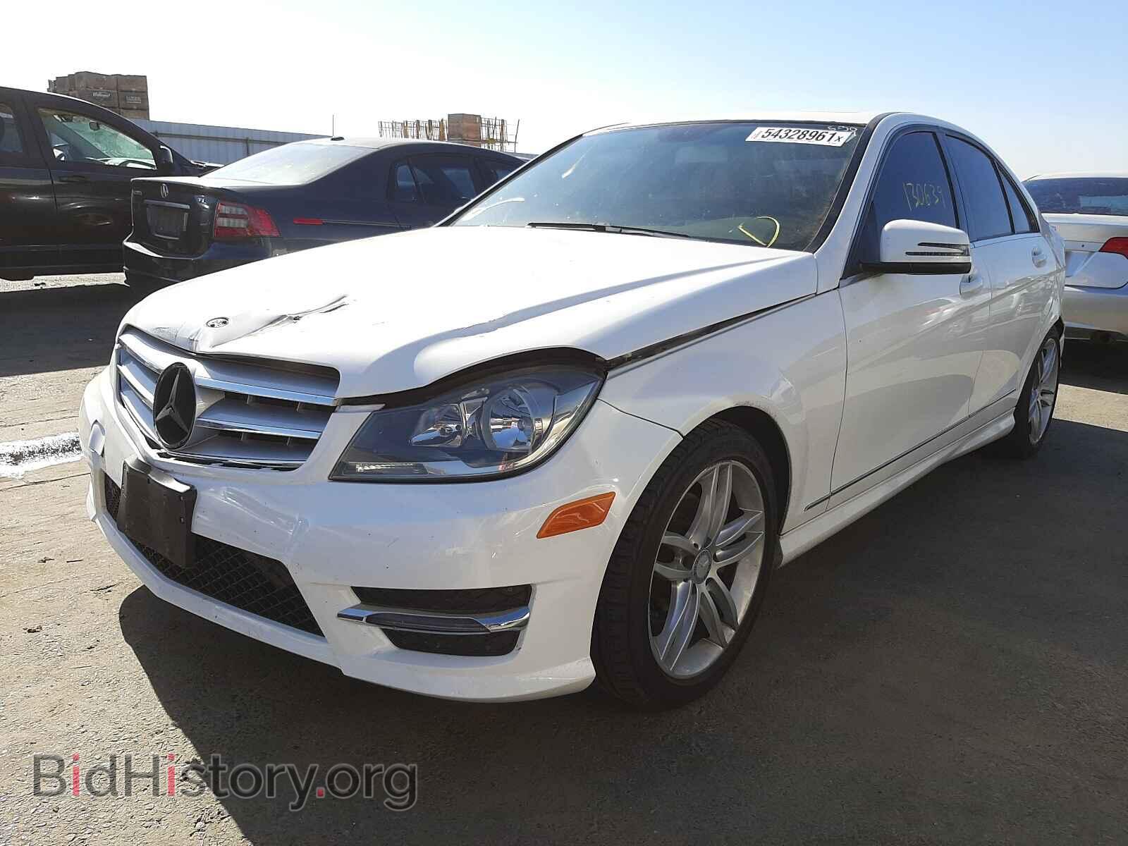 2013 MERCEDES-BENZ C-CLASS - VIN: WDDGF4HB9DA856123 - Фото 2