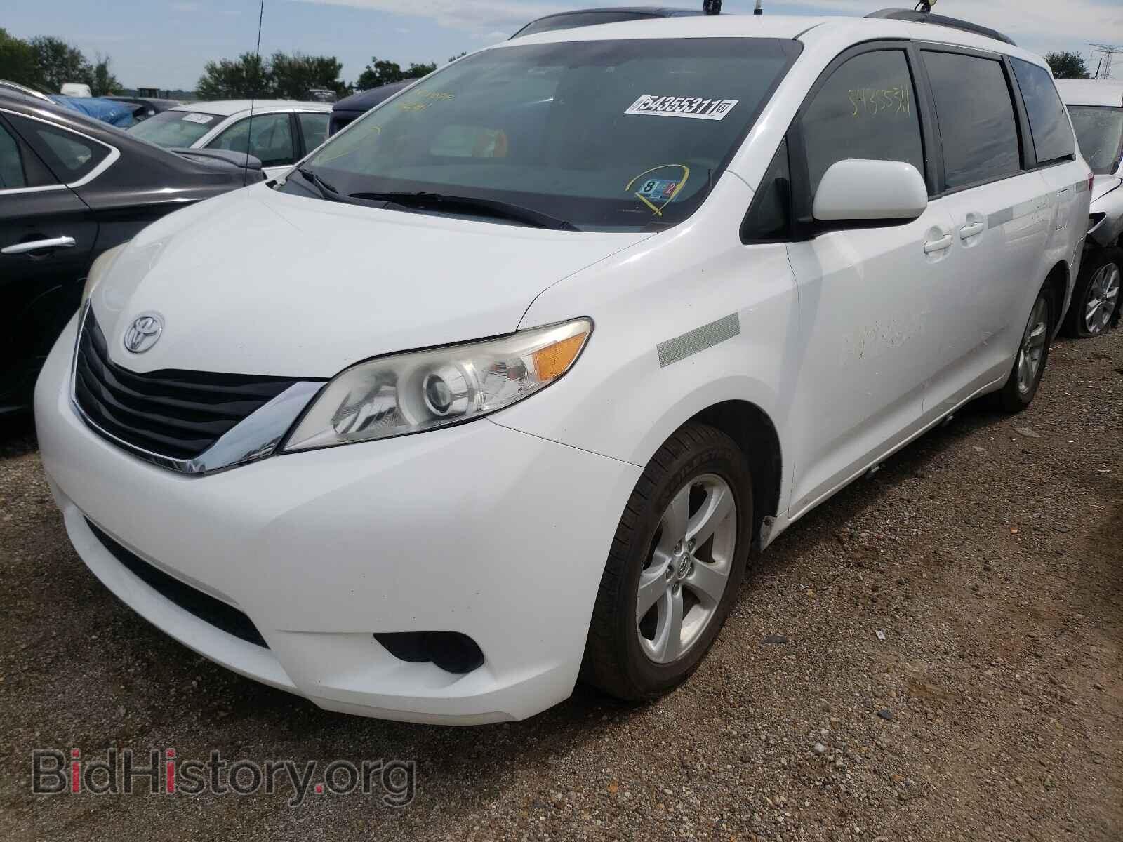 2013 TOYOTA SIENNA - VIN: 5TDKK3DC8DS294906 - Фото 2