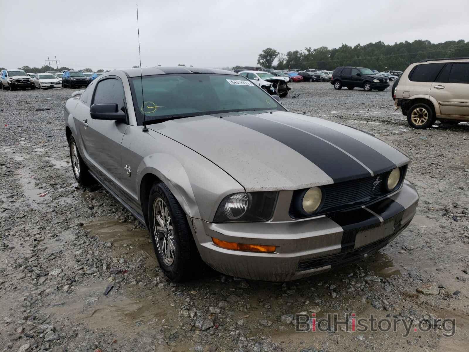 Photo 1ZVHT80N095136260 - FORD MUSTANG 2009