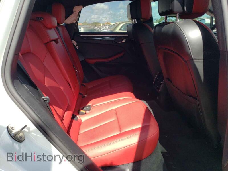 2017 Porsche MACAN (VIN WP1AB2A51HLB14389) — photo 6 of 10