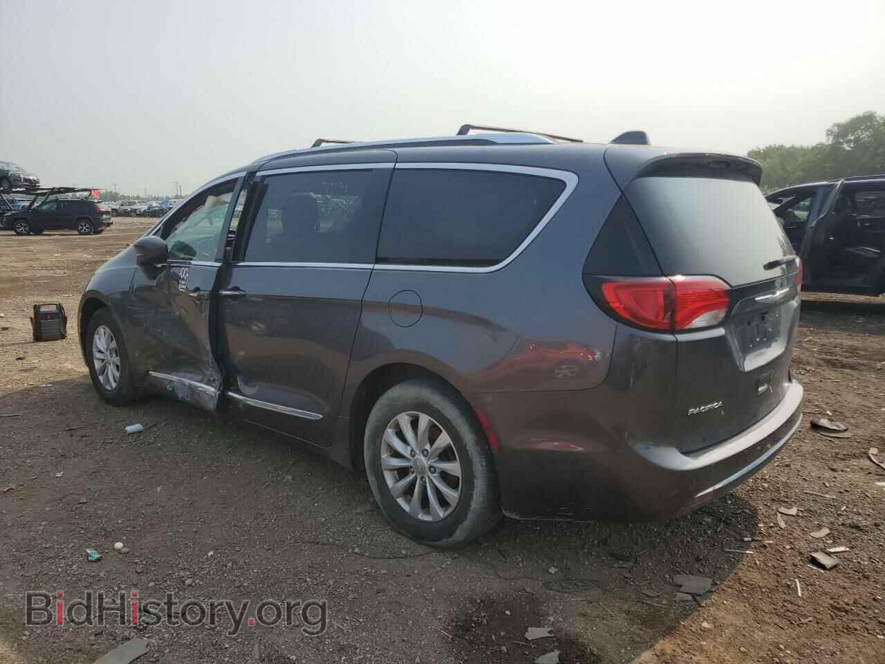 2018 CHRYSLER PACIFICA - VIN: 2C4RC1BG7JR100666 - Фото 2