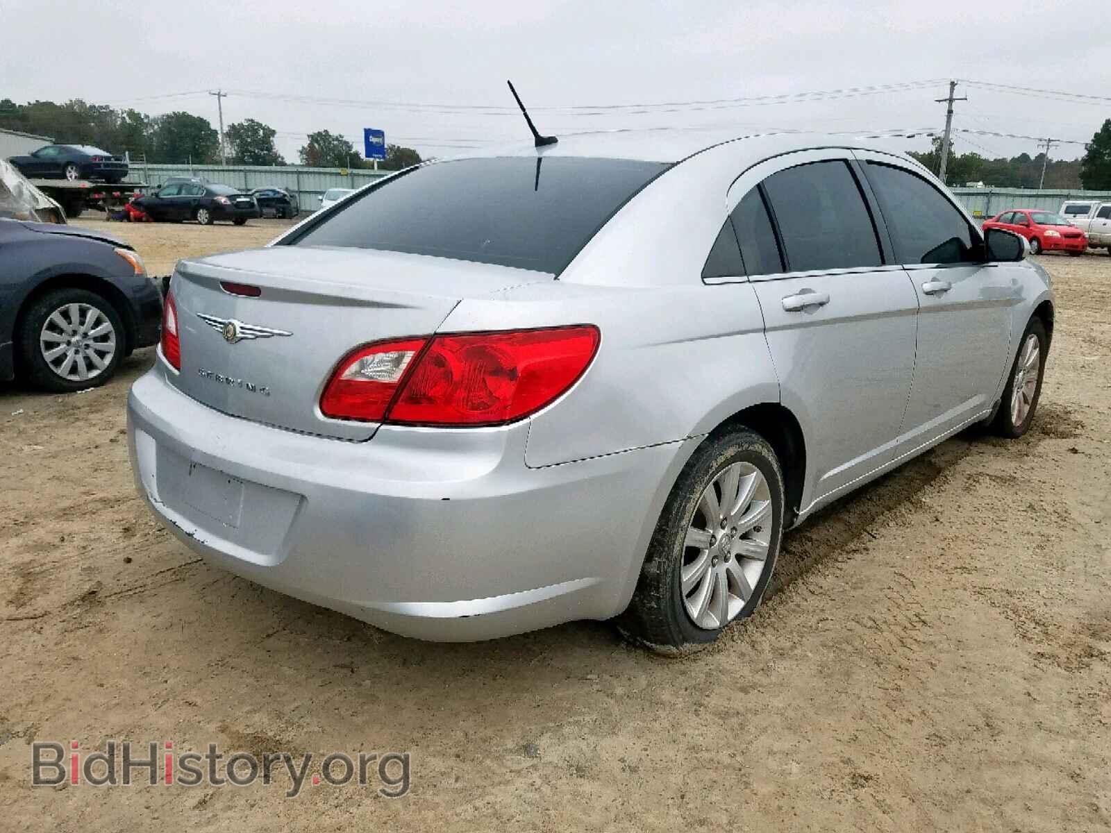 2010 CHRYSLER SEBRING - VIN: 1C3CC5FB6AN213876 - Фото 4