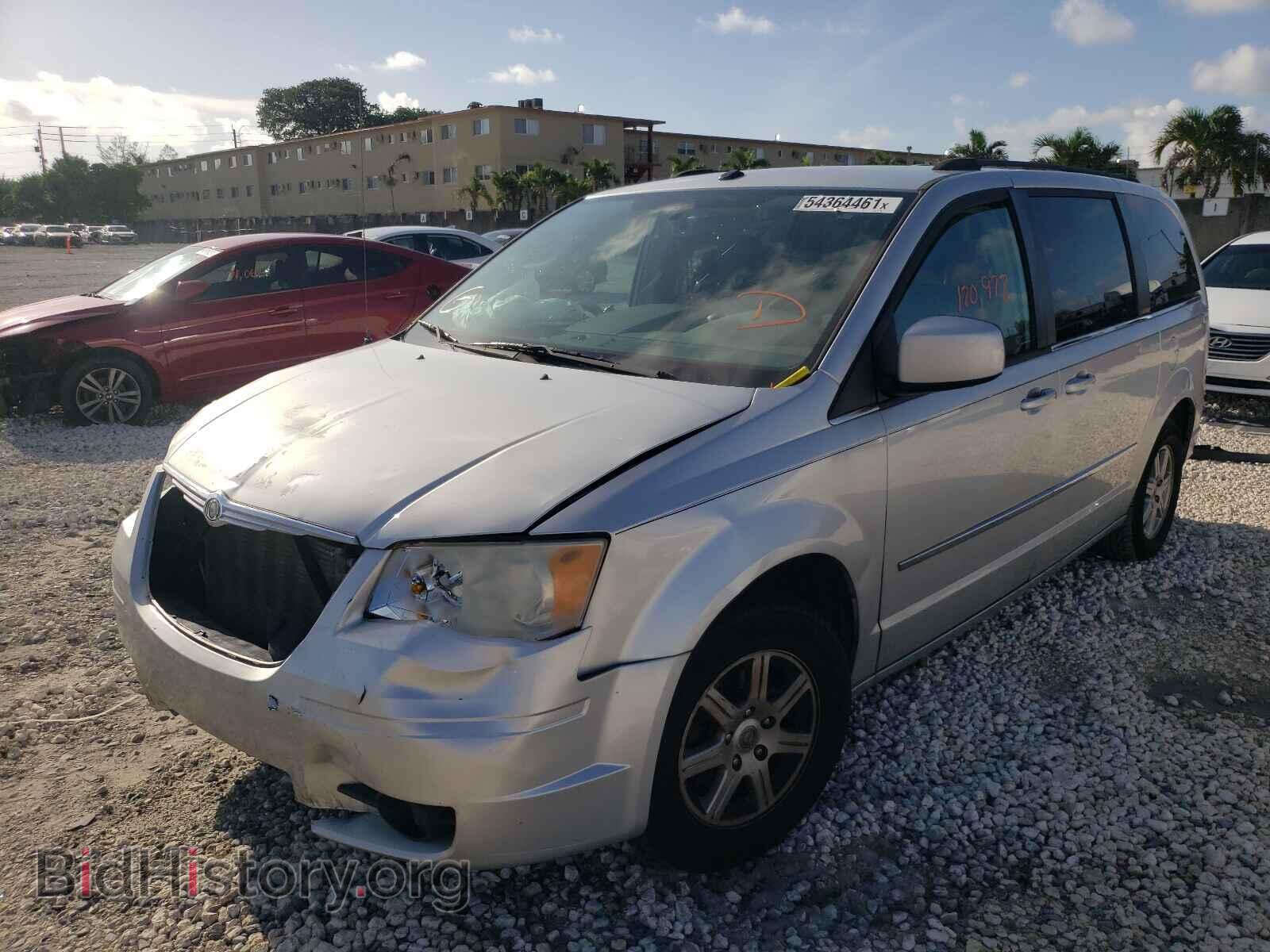 2010 CHRYSLER MINIVAN - VIN: 2A4RR5D12AR133714 - Фото 2