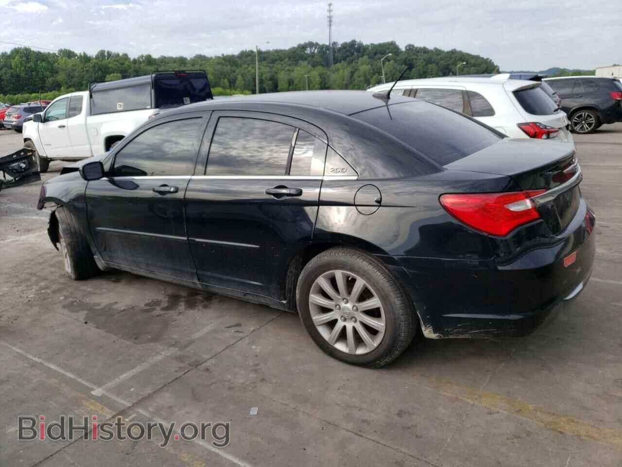 2013 CHRYSLER 200 - VIN: 1C3CCBBBXDN608541 - Фото 2