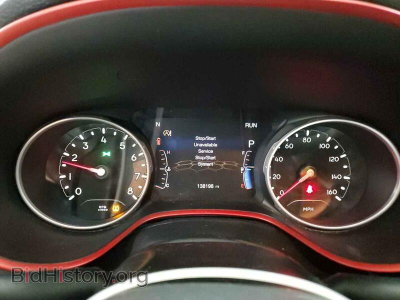 2020 Jeep COMPASS (VIN 3C4NJDDB1LT165732) — photo 9 of 14