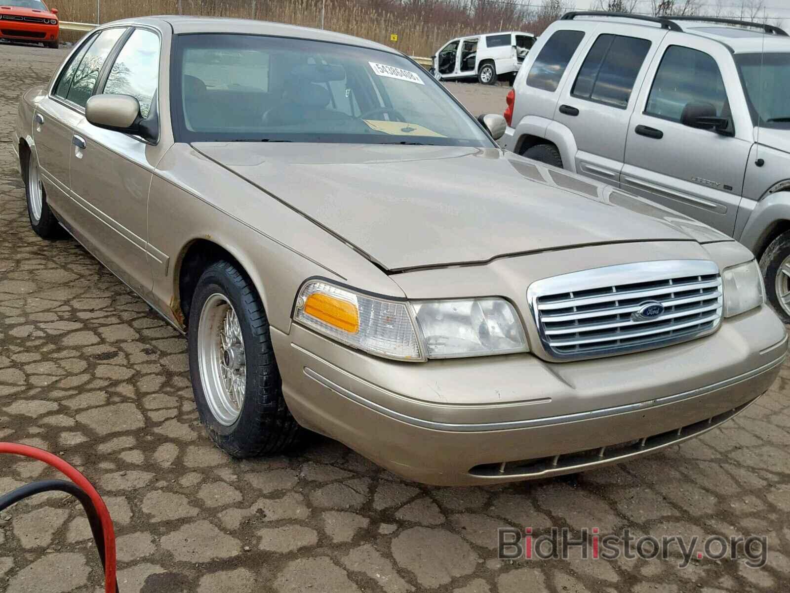 Photo 2FAFP74W5YX108338 - FORD CROWN VIC 2000