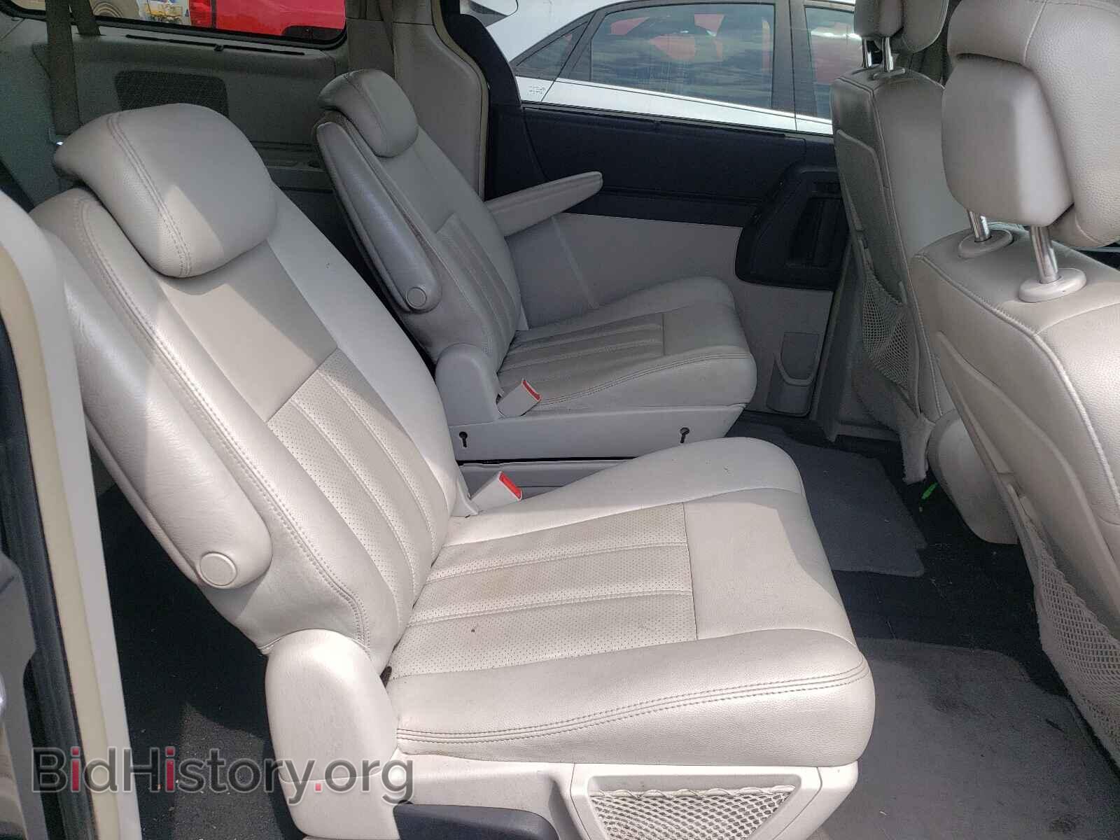 2010 CHRYSLER MINIVAN - VIN: 2A4RR8DX7AR320890 - Фото 6