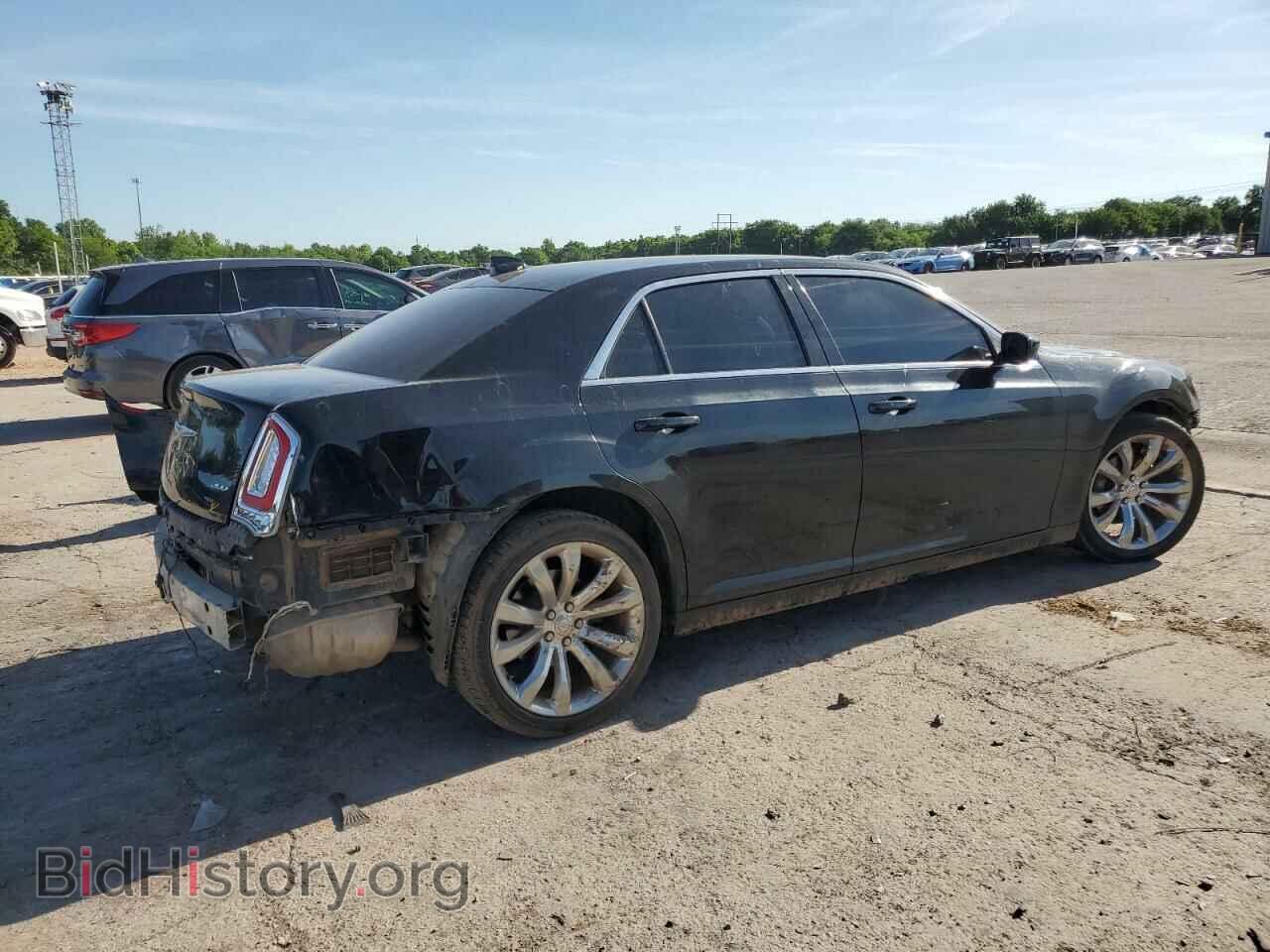 2018 CHRYSLER 300 - VIN: 2C3CCAAG0JH275973 - Фото 3