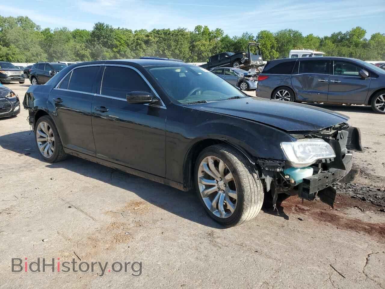 2018 CHRYSLER 300 - VIN: 2C3CCAAG0JH275973 - Фото 4