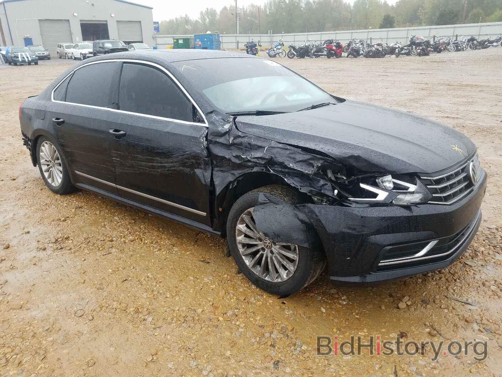 Photo 1VWBT7A33HC062324 - VOLKSWAGEN PASSAT 2017