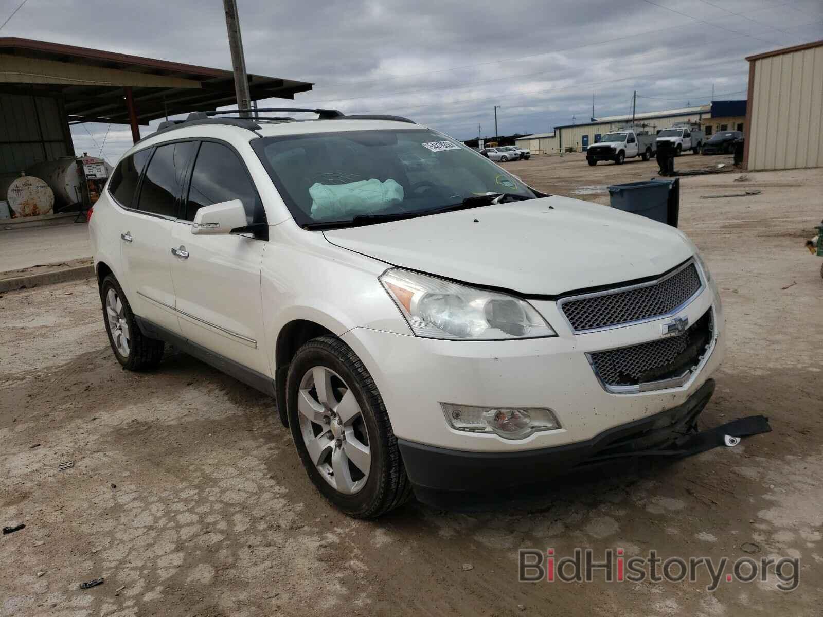 Photo 1GNKRLED3CJ386141 - CHEVROLET TRAVERSE 2012