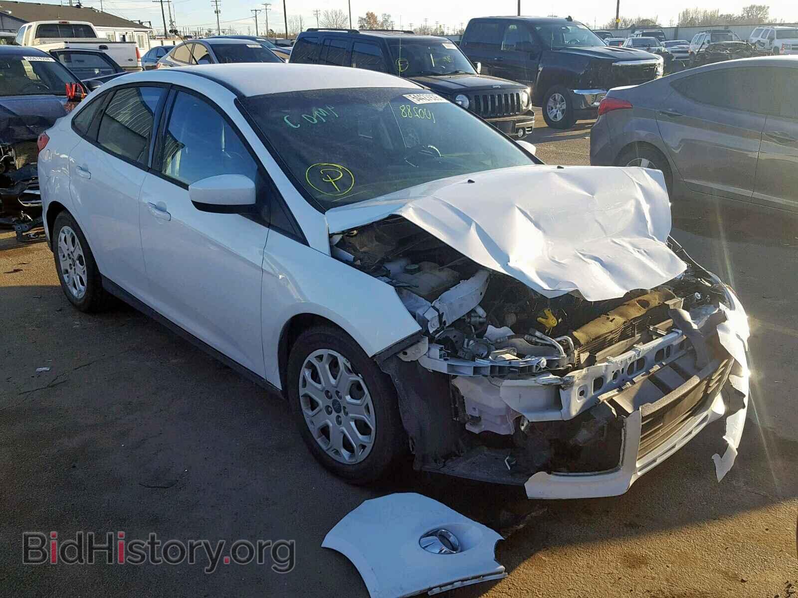 Photo 1FAHP3F28CL217524 - FORD FOCUS 2012