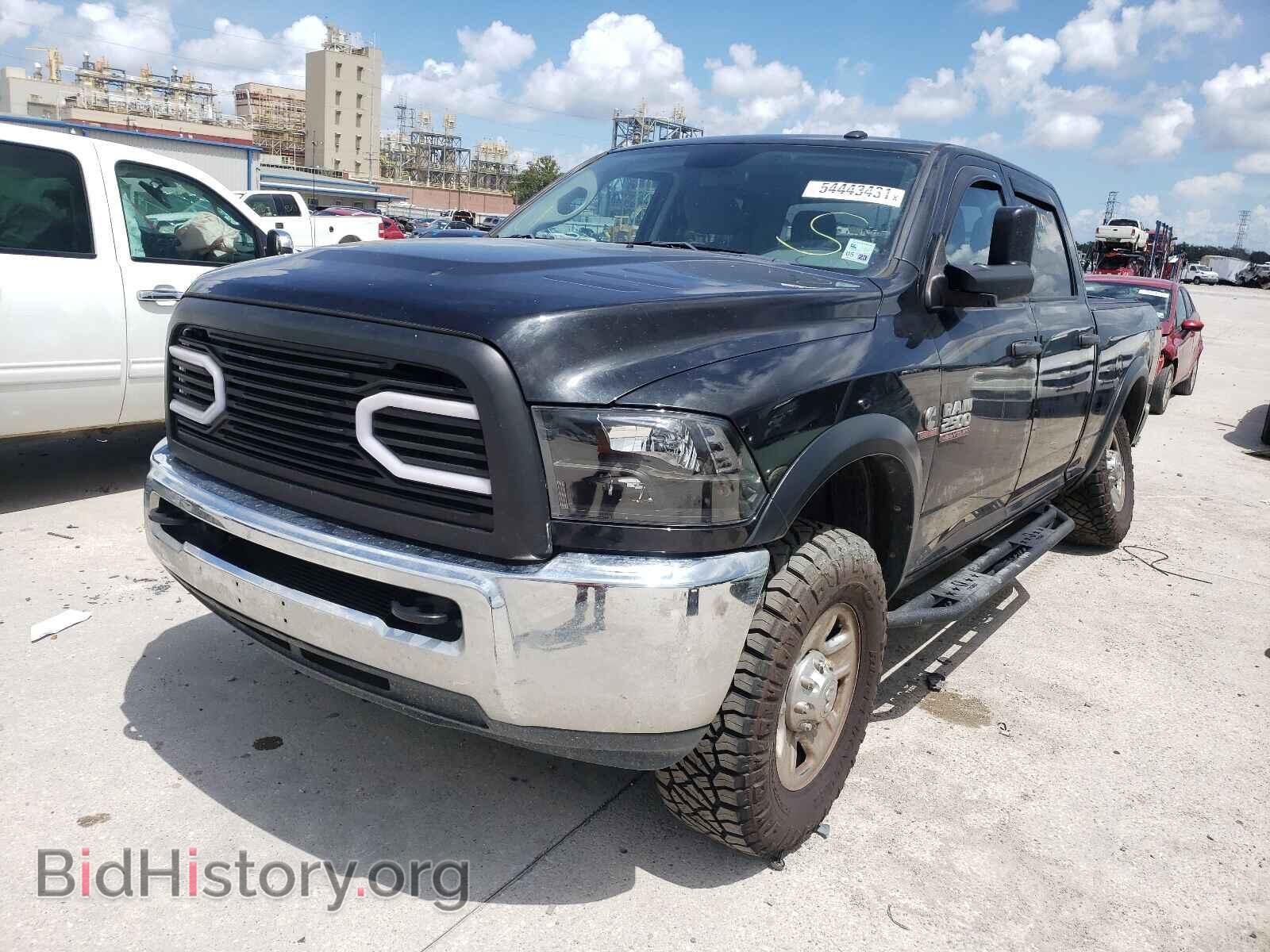 2018 RAM 2500 - VIN: 3C6UR5CL9JG301994 - Photo 2