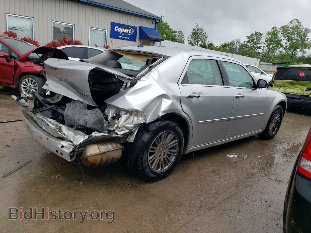 2010 CHRYSLER 300 - VIN: 2C3CA5CVXAH327747 - Фото 3