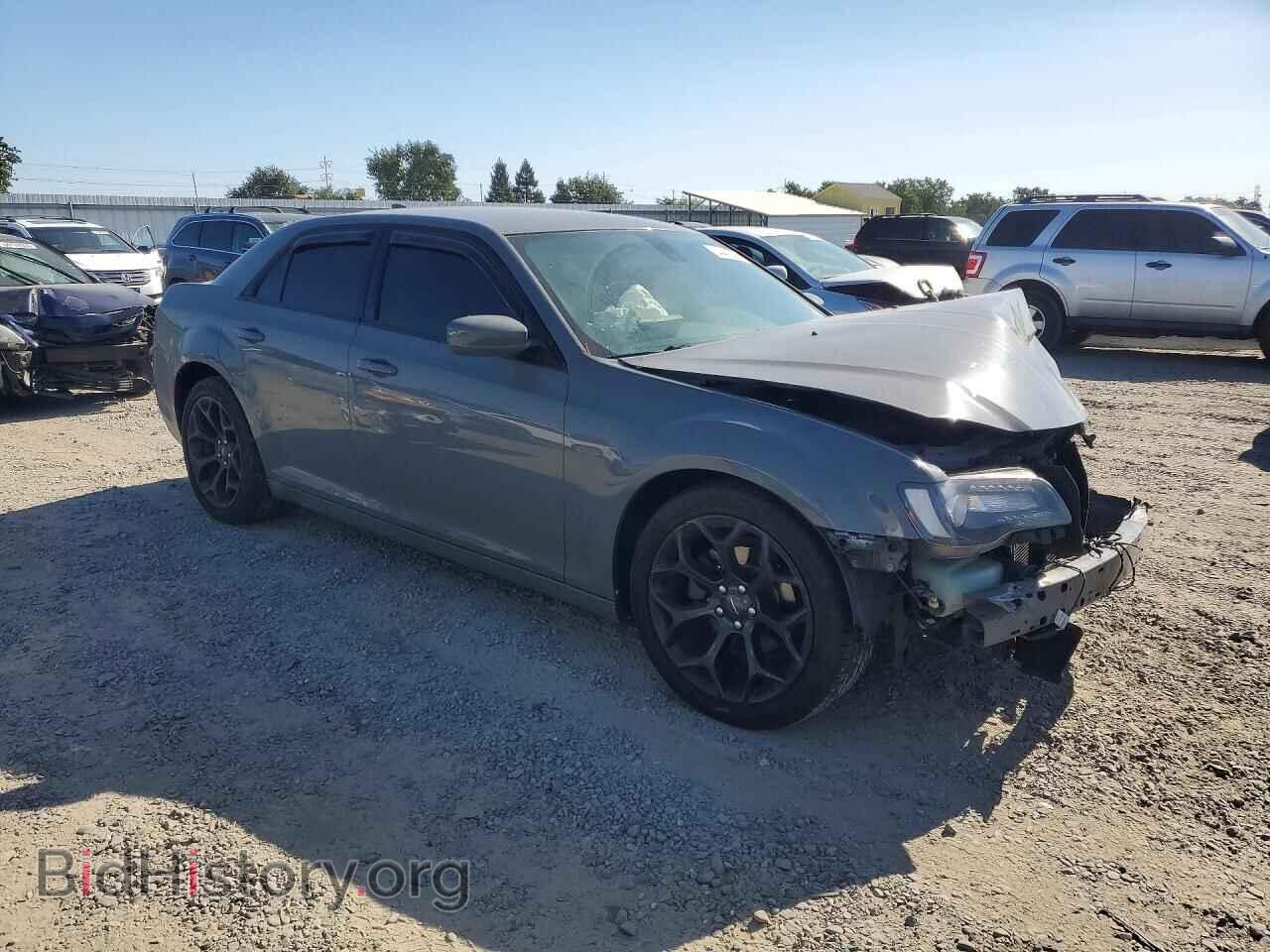 2019 CHRYSLER 300 - VIN: 2C3CCABG9KH686062 - Photo 4