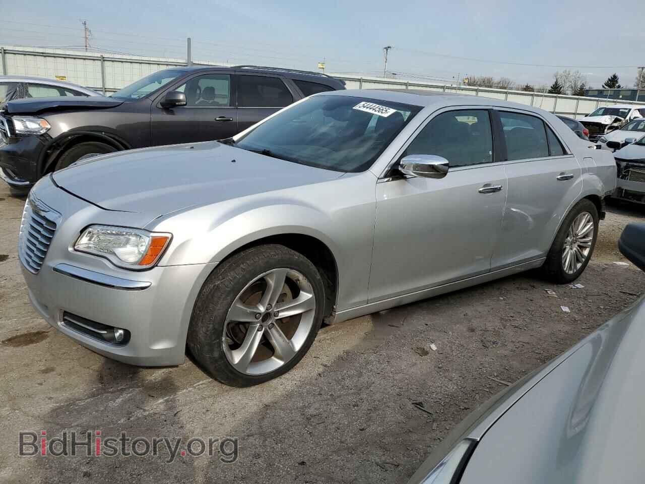 Photo 2C3CA6CT3BH614028 - CHRYSLER 300 2011