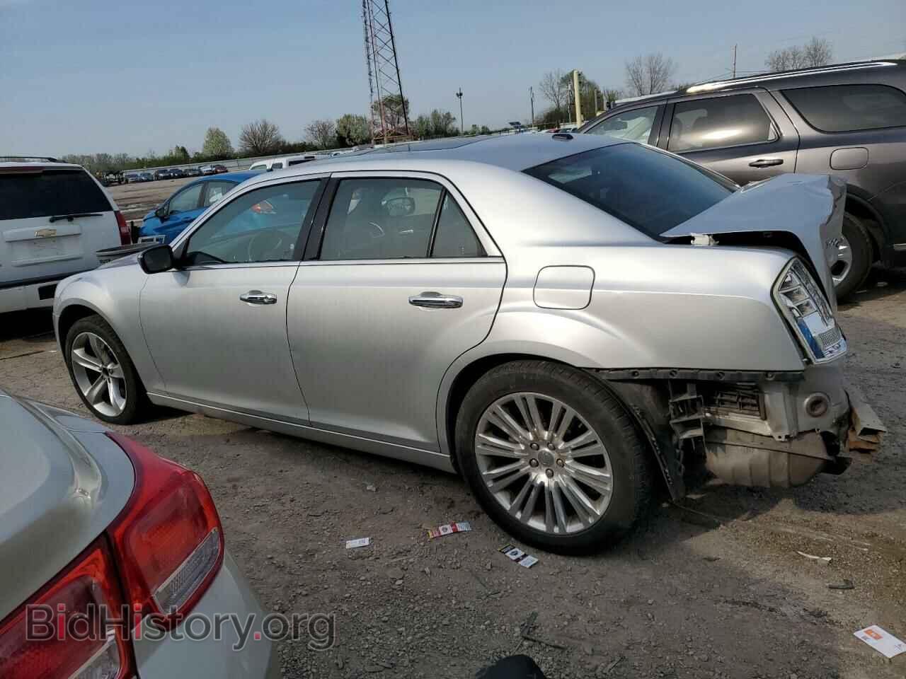 2011 CHRYSLER 300 - VIN: 2C3CA6CT3BH614028 - Фото 2