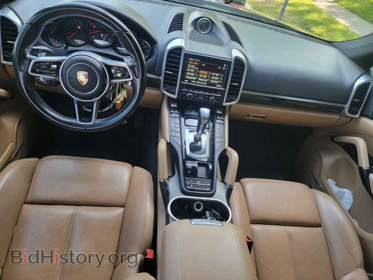 2016 PORSCHE CAYENNE - VIN: WP1AA2A26GLA10262 - Photo 9