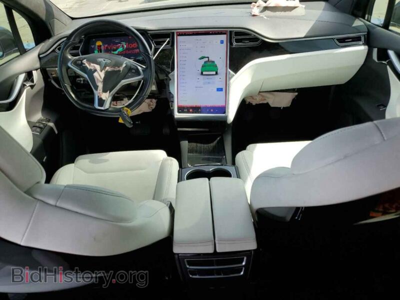 2017 Tesla MODEL X (VIN 5YJXCBE23HF041361) — photo 8 of 13